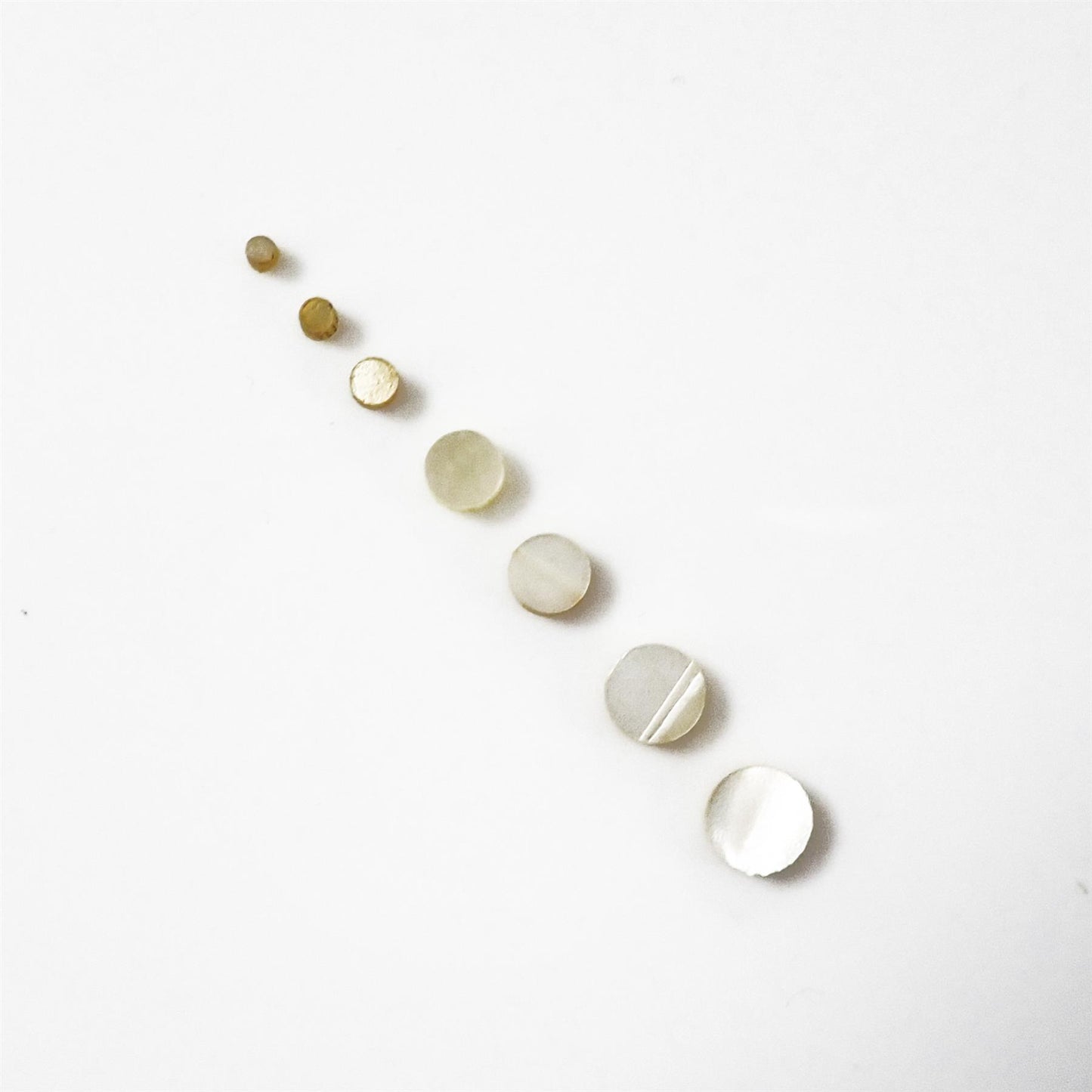 [Incudo] White Vintage Pearloid Celluloid Dot Inlay - 6mm, Circle