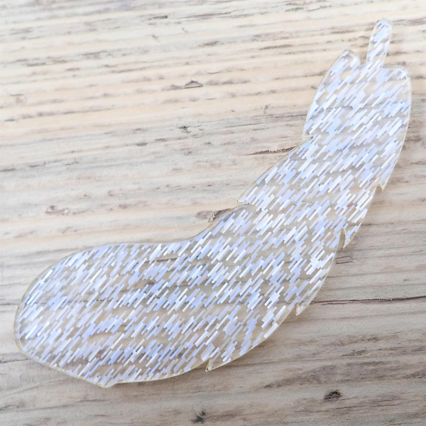 [R&F] Confetti White Acrylic Feather Decorations, 100mm (Style 4) (Pack of 4)