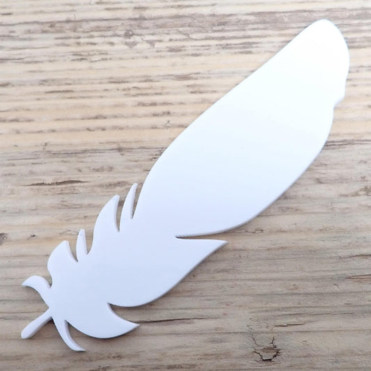 [R&F] White Acrylic Feather Decorations, 100mm (Style 1) (Pack of 5)
