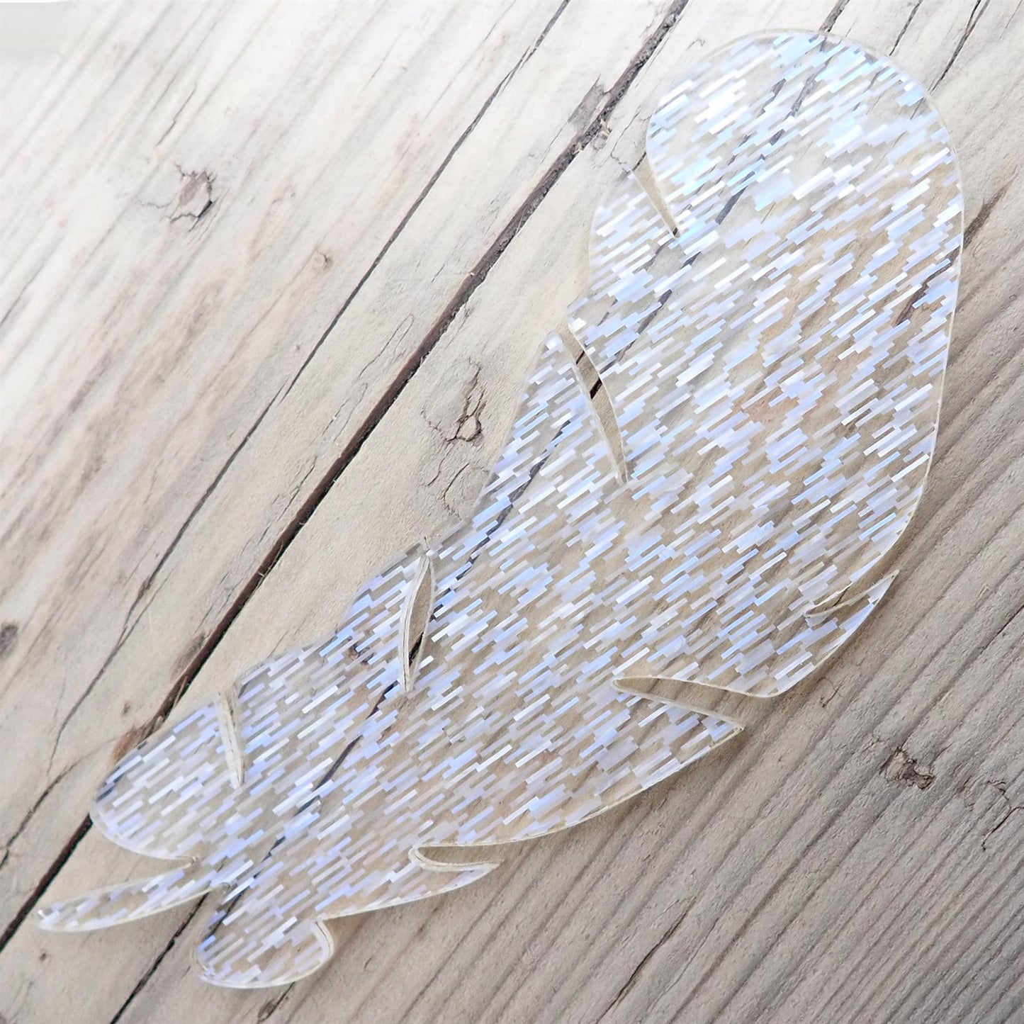 [R&F] Confetti White Acrylic Feather Decorations, 100mm (Style 2) (Pack of 4)