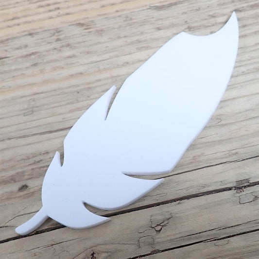 [R&F] White Cast Acrylic Feather Decorations, 100mm (Style 9) (Pack of 4)